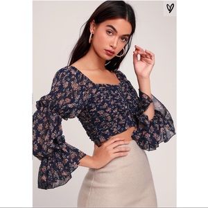 Lulu’s long sleeve crop top.